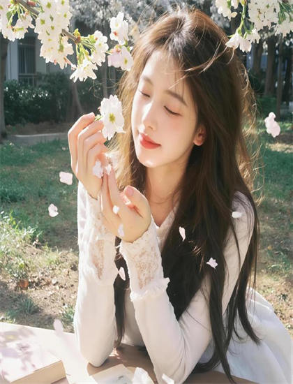 商业的费罗纳的修女们电影与电视剧比较扣人心弦的：媒介差异与叙事特点，必看